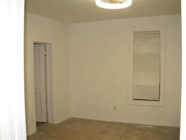 $124,900 | 145 East Farmer Avenue, Independence, MO 64050