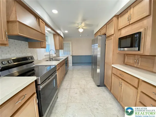 $374,900 | 150 Cherry Street, Hellertown, PA 18055