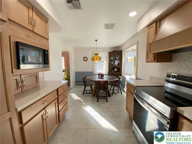 $374,900 | 150 Cherry Street, Hellertown, PA 18055