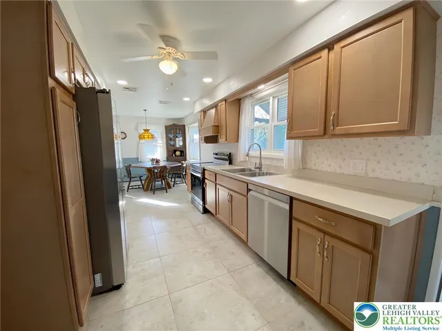 $374,900 | 150 Cherry Street, Hellertown, PA 18055