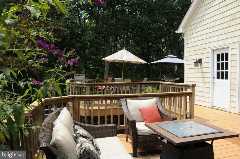 22181 Watson Road Leesburg, VA 20175 - Photo 22 of 25 Deck