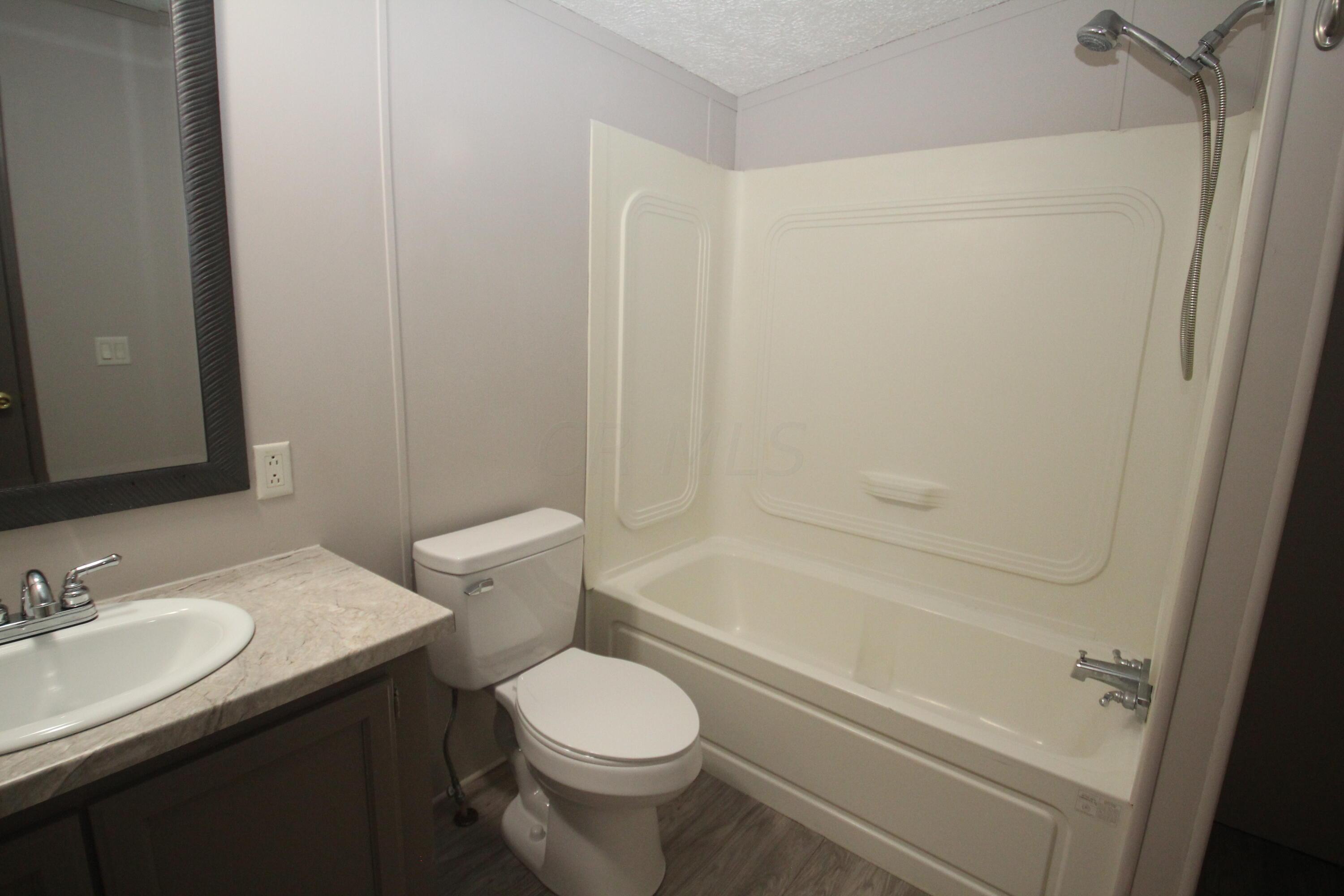 411 Doris Road Pataskala, OH 43062 - Photo 38 of 42 hallway full bath