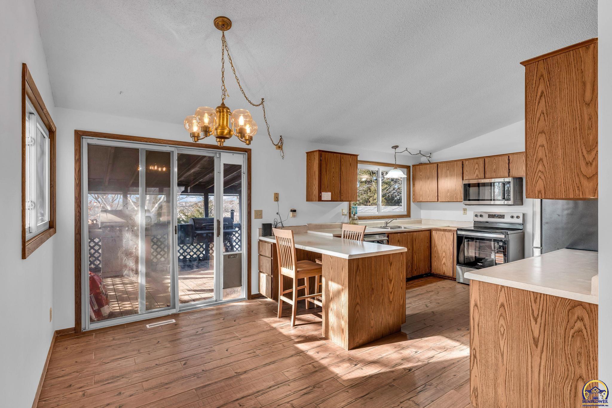 6395 Ridgeview Drive Ozawkie, KS 66070 - Photo 6 of 20