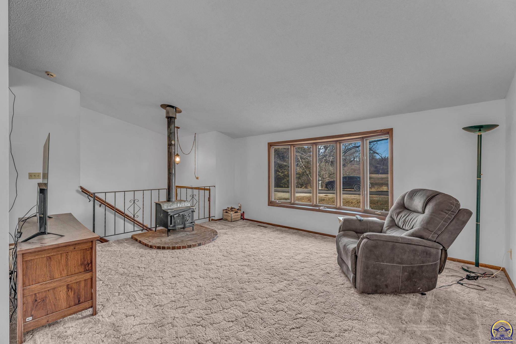 6395 Ridgeview Drive Ozawkie, KS 66070 - Photo 9 of 20