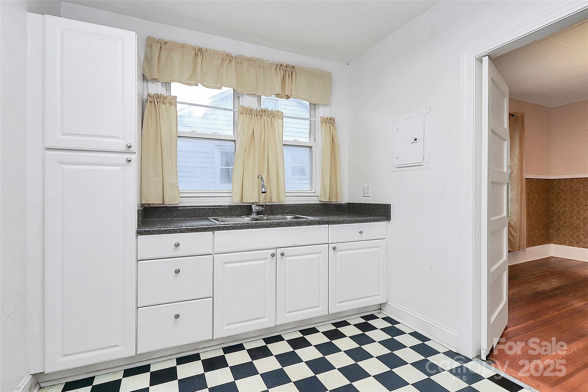 407 West Phifer Street Monroe, NC 28110 - Photo 16 of 30