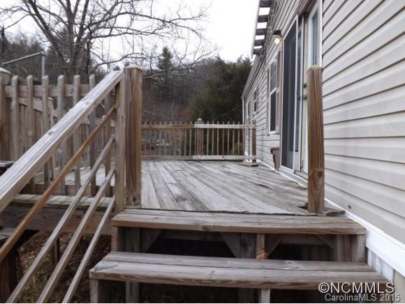 80 Bobs Lane Clyde, NC 28721 - Photo 3 of 24