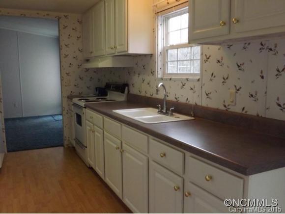 80 Bobs Lane Clyde, NC 28721 - Photo 8 of 24