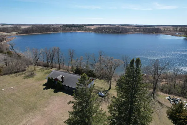 $250,000 | 41474 460th Street, Perham, MN 56573