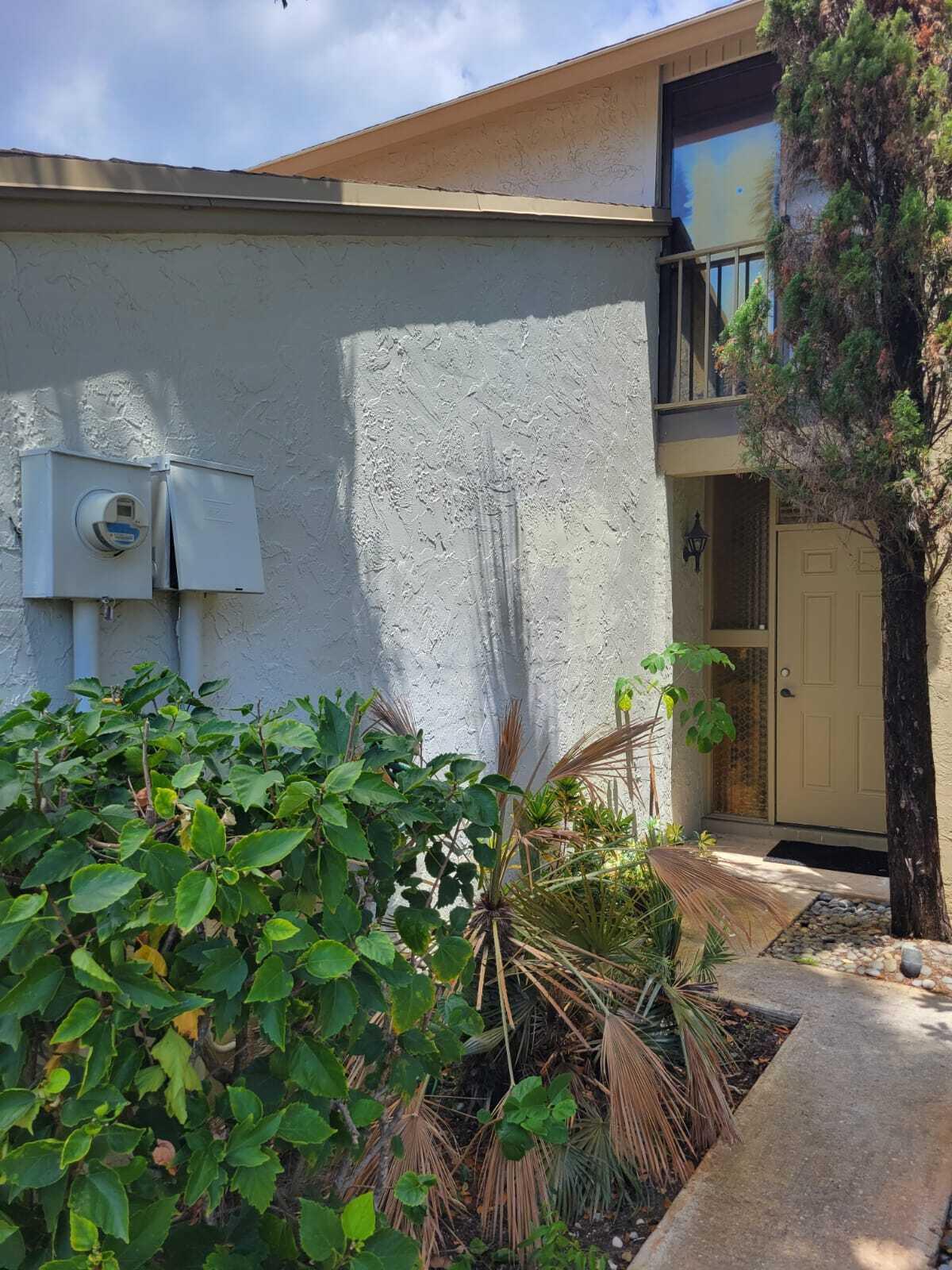 4661 Northwest 2nd Avenue, Unit 602 Boca Raton, FL 33431 - Photo 4 of 34 Entryway