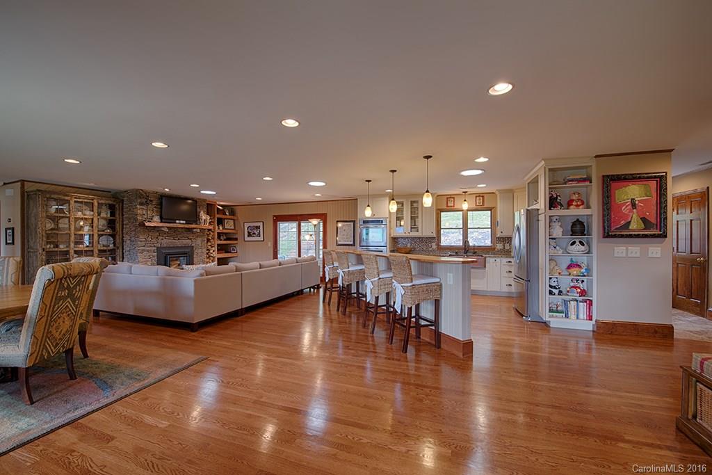 190 River Point Road Canton, NC 28716 - Photo 3 of 24 Gallery Image 3