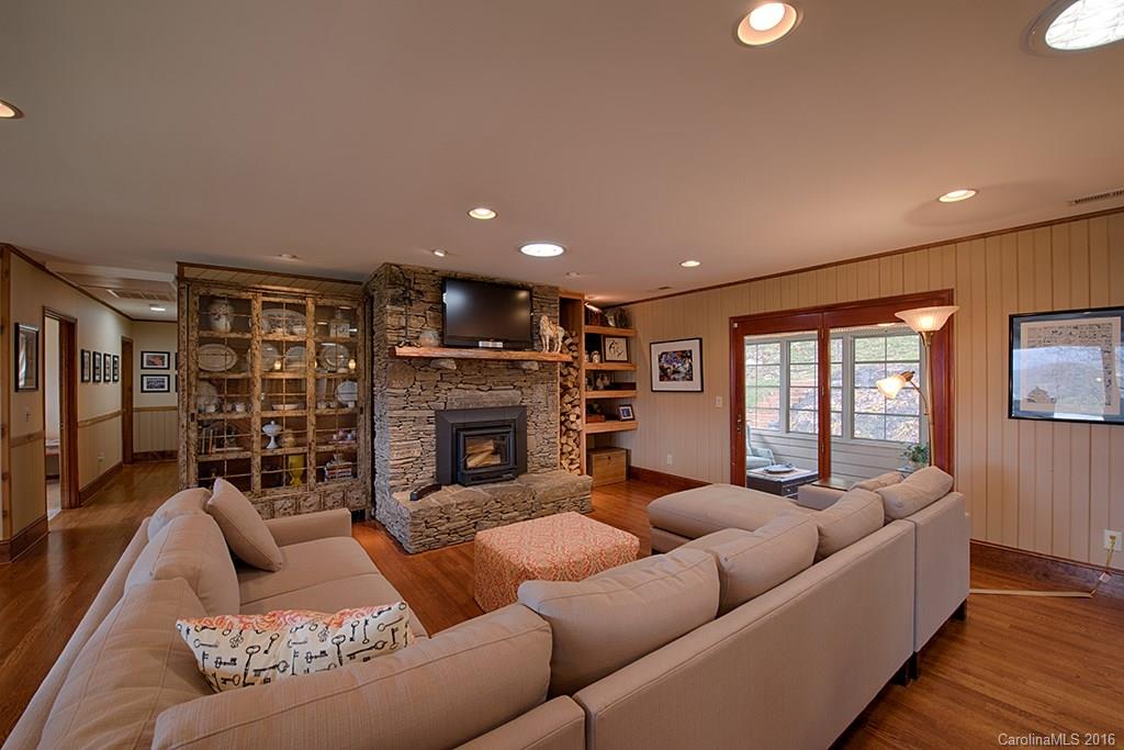 190 River Point Road Canton, NC 28716 - Photo 4 of 24 Gallery Image 4