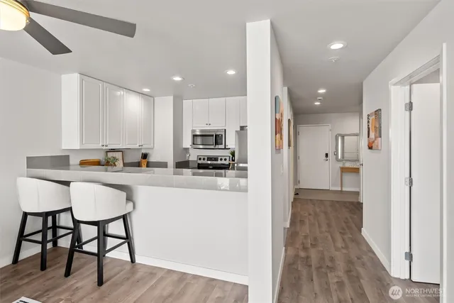 $299,880 | 321 10th Avenue South, Unit 705, Seattle, WA 98144