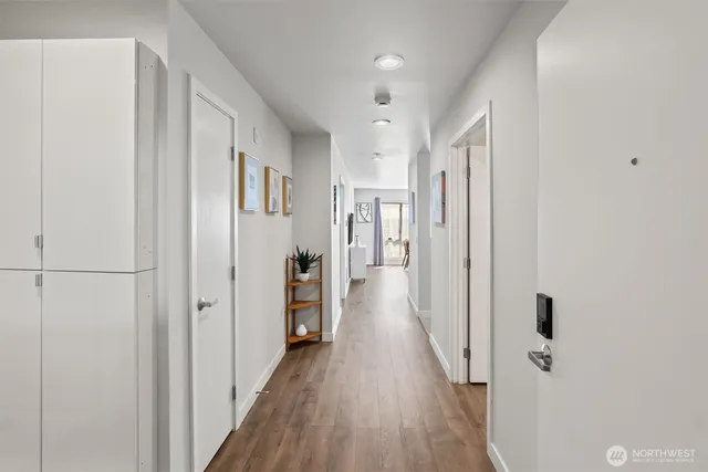 $299,880 | 321 10th Avenue South, Unit 705, Seattle, WA 98144