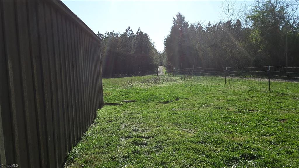1472 Light Road Thomasville, NC 27360 - Photo 17 of 30