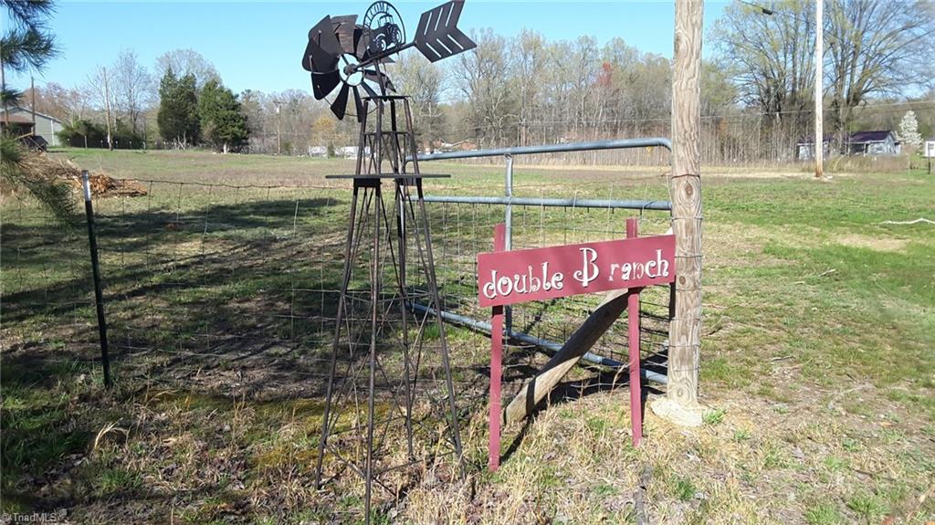 1472 Light Road Thomasville, NC 27360 - Photo 18 of 30