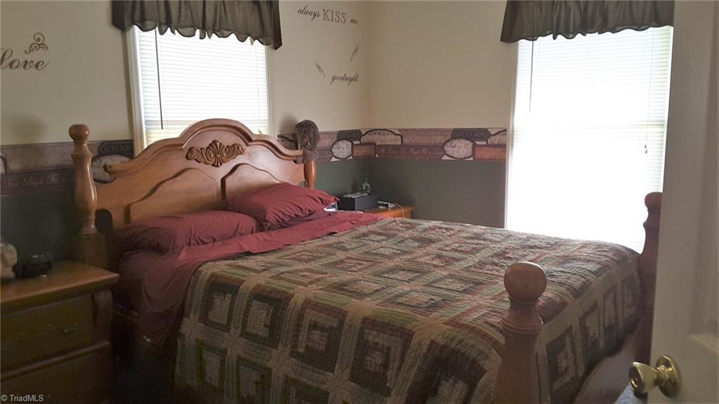 1472 Light Road Thomasville, NC 27360 - Photo 10 of 30