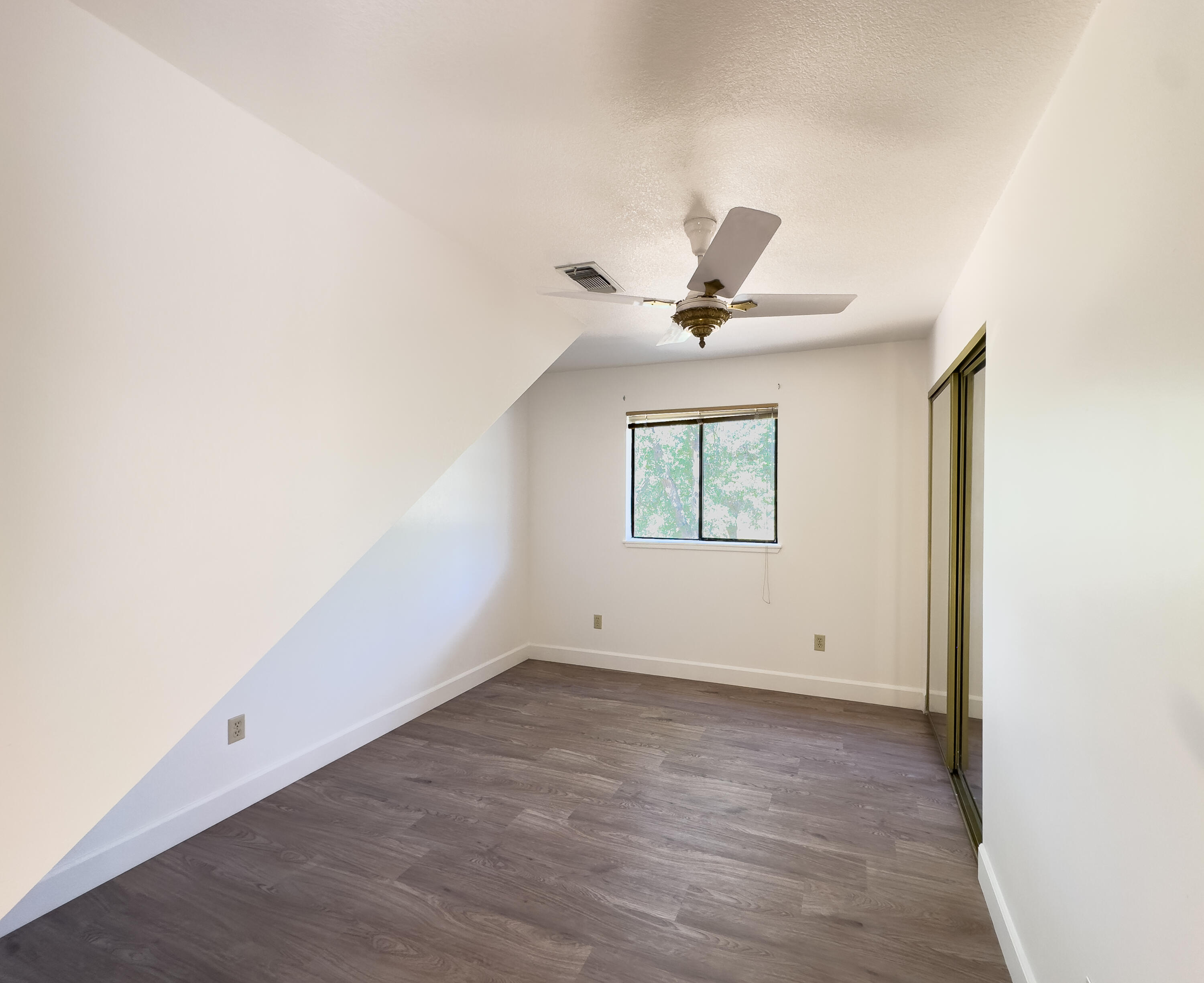 16588 Stanislaus Drive Redding, CA 96001 - Photo 27 of 53 an empty room