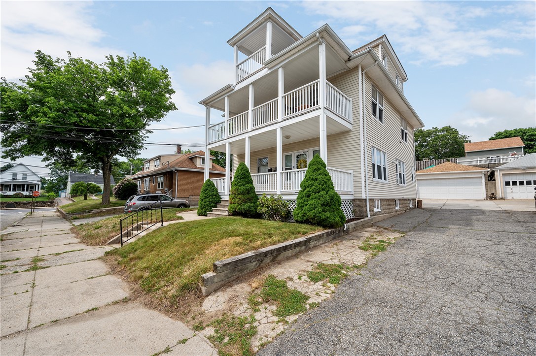 26 Blakeley Street Woonsocket, RI 02895 - Photo 3 of 38