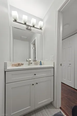 $269,000 | 5218 Willow Court, Gurnee, IL 60031