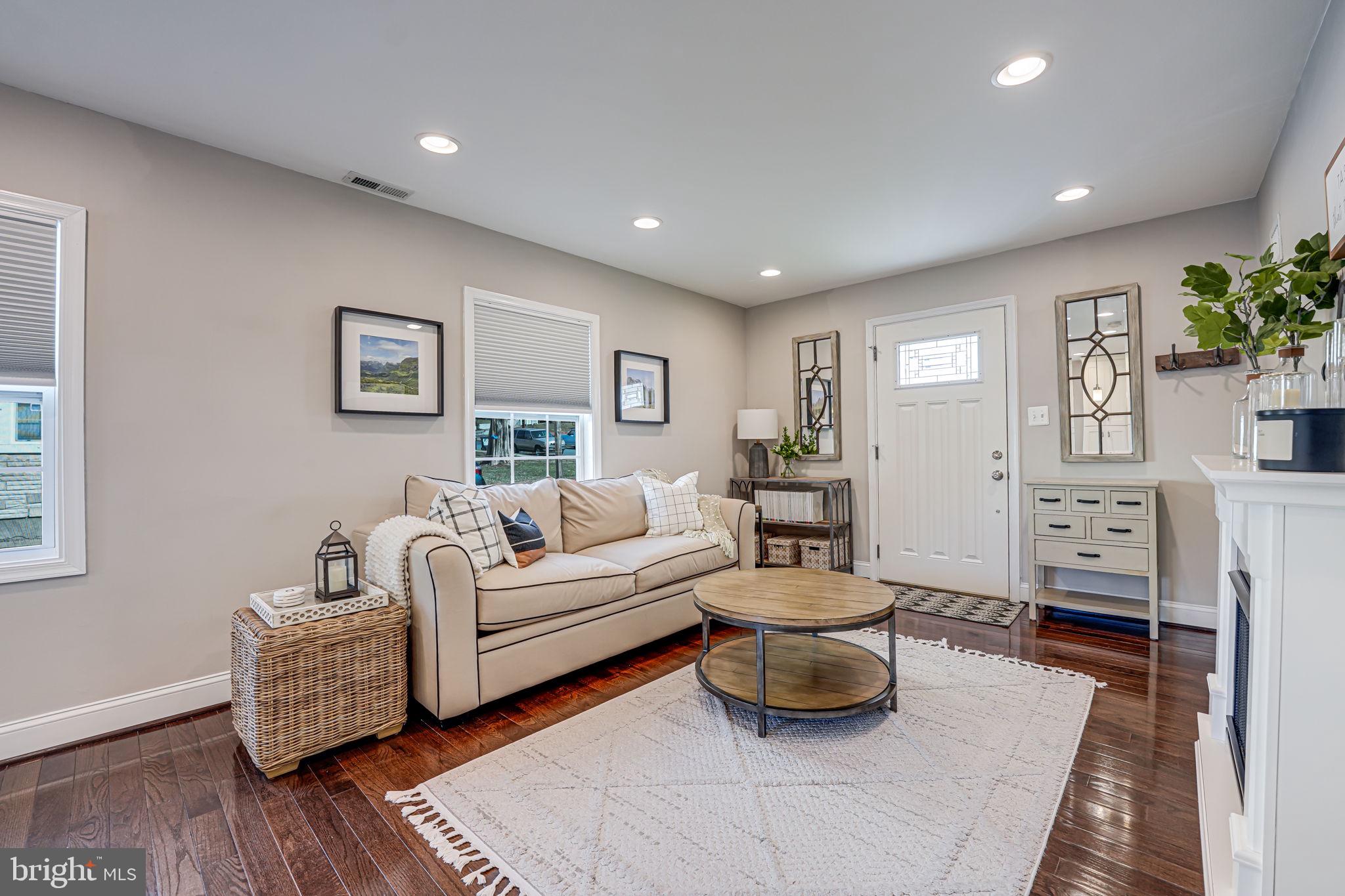 2006 Griffith Road Falls Church, VA 22043 - Photo 3 of 29 Gallery Image 3