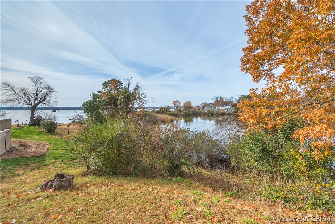 1317 Laurens Road Gloucester Point, VA 23062 - Photo 36 of 40