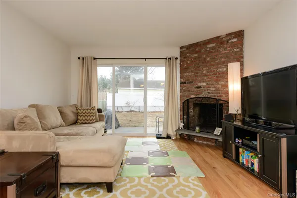 $4,300 | 57 Sagamore Hill Drive, Unit A, Port Washington, NY 11050