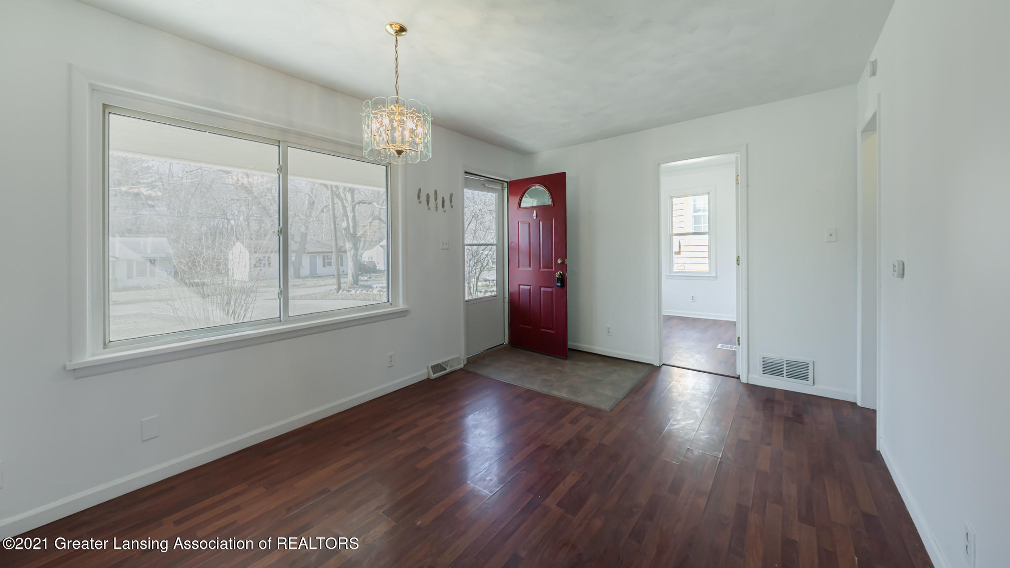 6445 Sommerset Road Lansing, MI 48911 - Photo 4 of 20 6445Sommerset04