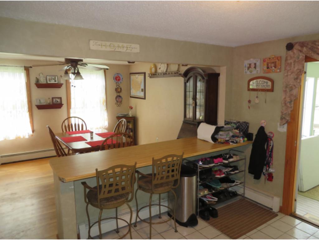 113 Conant Road Nashua, NH 03062 - Photo 2 of 22