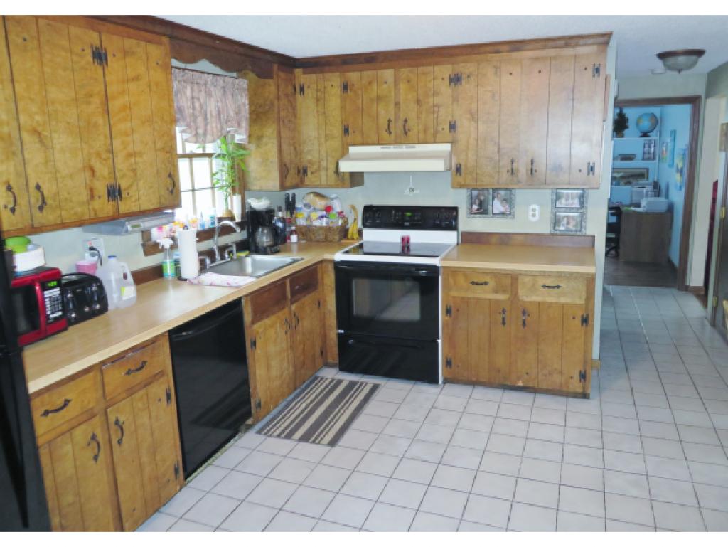 113 Conant Road Nashua, NH 03062 - Photo 5 of 22