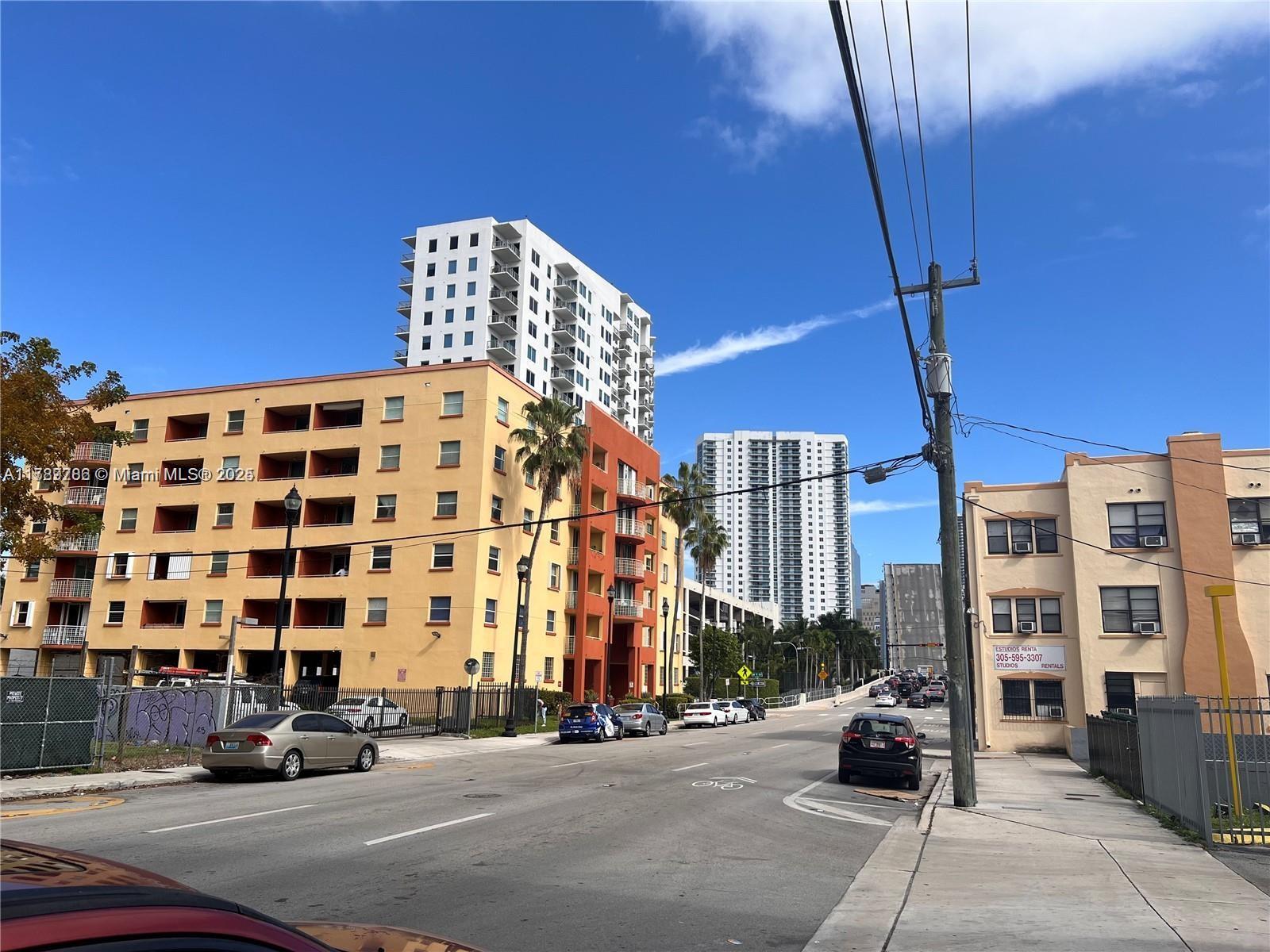 546 Southwest 1st Street, Unit 611 Miami, FL 33130 - Photo 13 of 14 Walking Distance to Downtown Miami