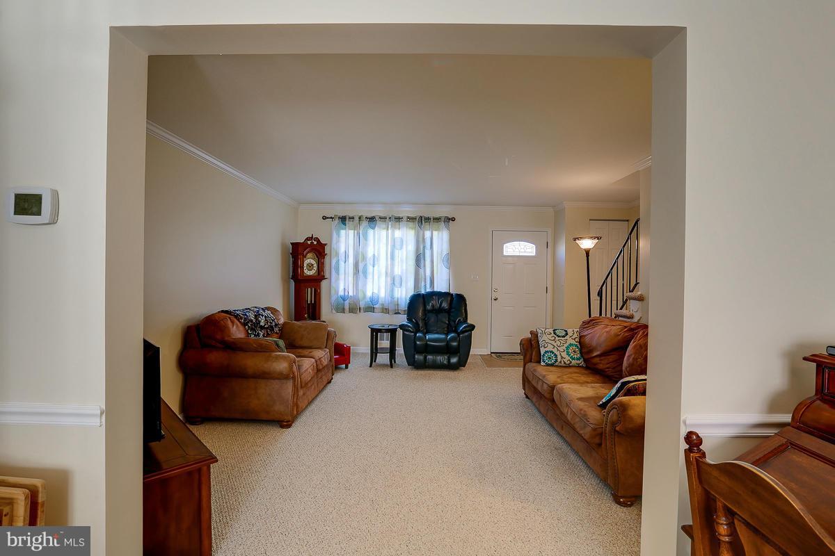 5669 Leiden Road Baltimore, MD 21206 - Photo 20 of 27 Family Room