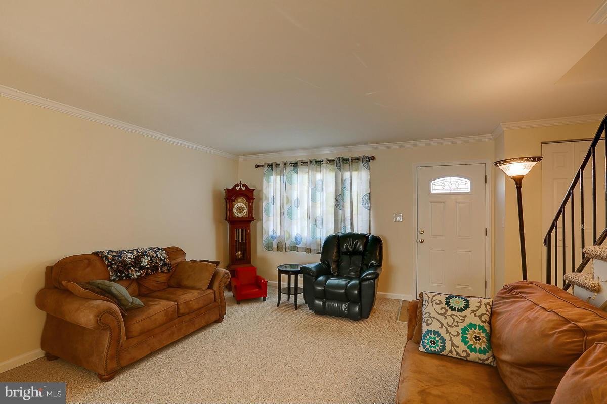 5669 Leiden Road Baltimore, MD 21206 - Photo 21 of 27 Family Room
