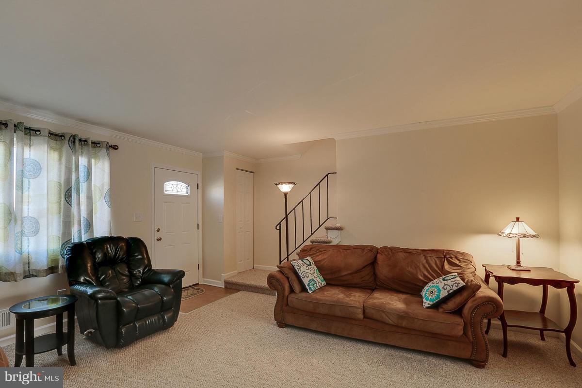 5669 Leiden Road Baltimore, MD 21206 - Photo 22 of 27 Family Room