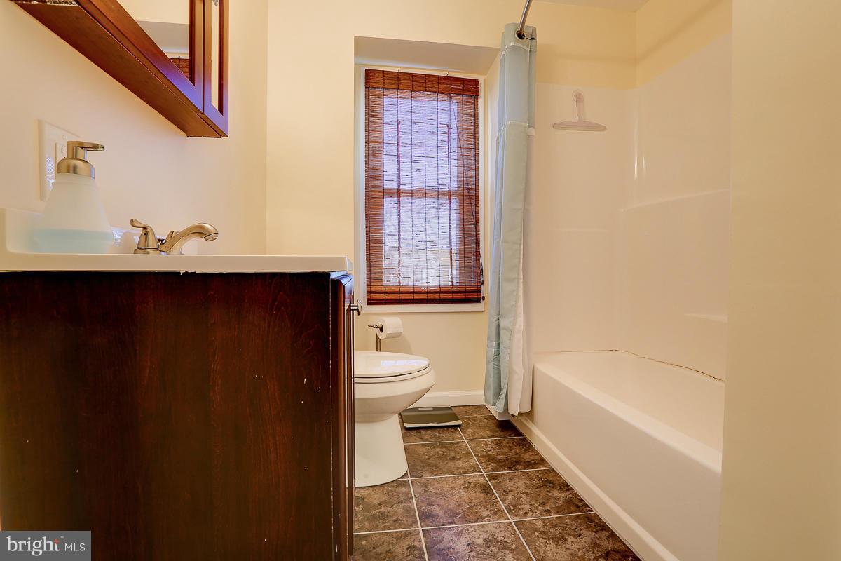 5669 Leiden Road Baltimore, MD 21206 - Photo 23 of 27 Bath