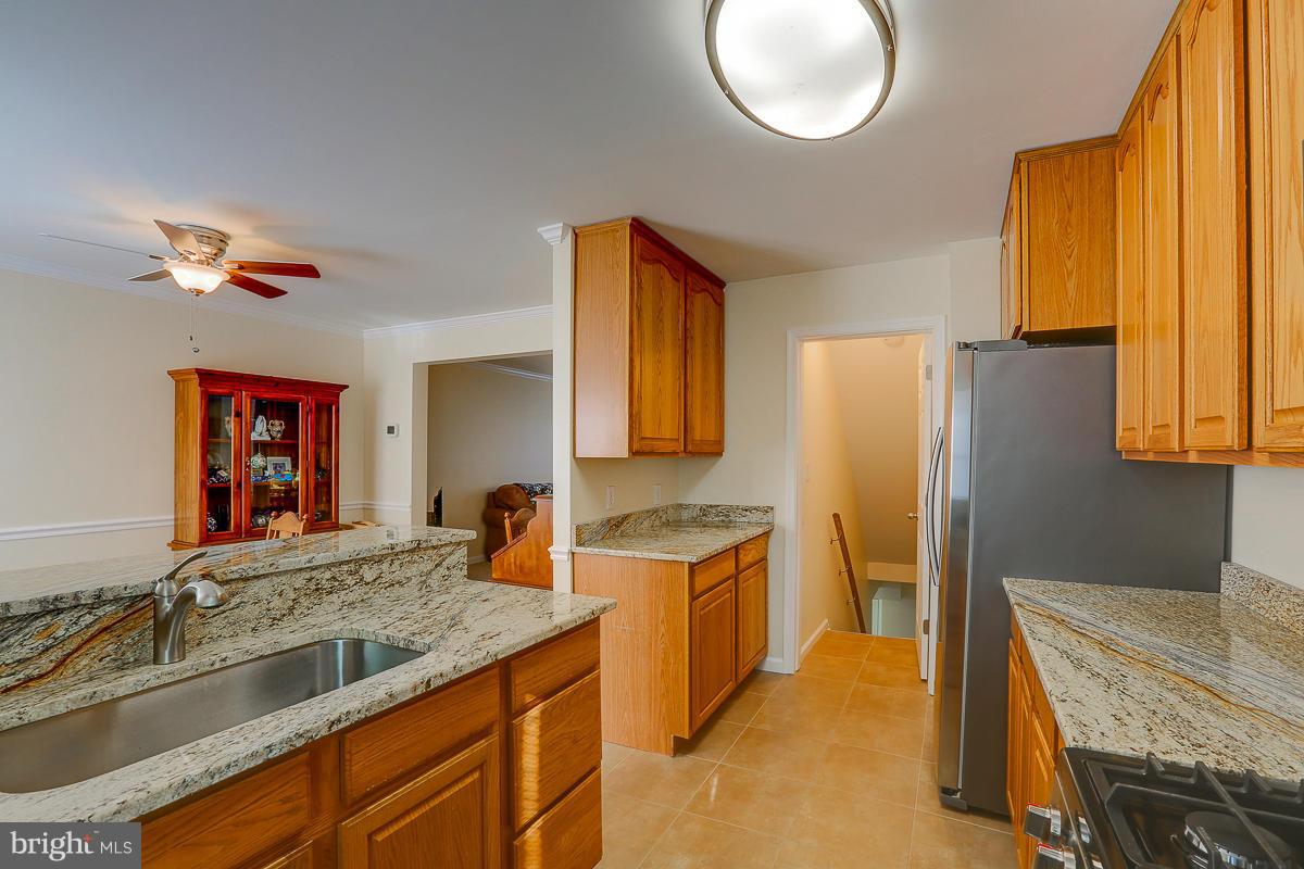 5669 Leiden Road Baltimore, MD 21206 - Photo 10 of 27 Kitchen