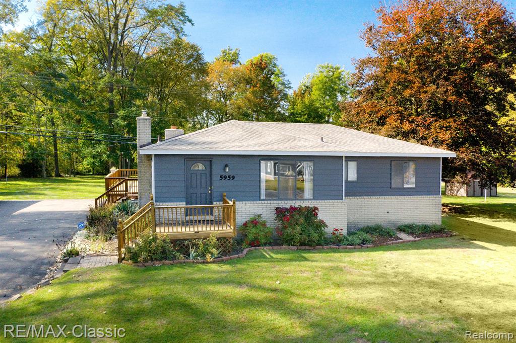 5959 Carroll Lk Road Commerce Township, MI 48382 - Photo 1 of 33