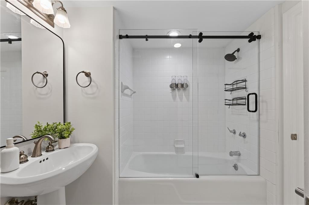 3475 Oak Valley Road Northeast, Unit 2150 Atlanta, GA 30326 - Photo 36 of 57