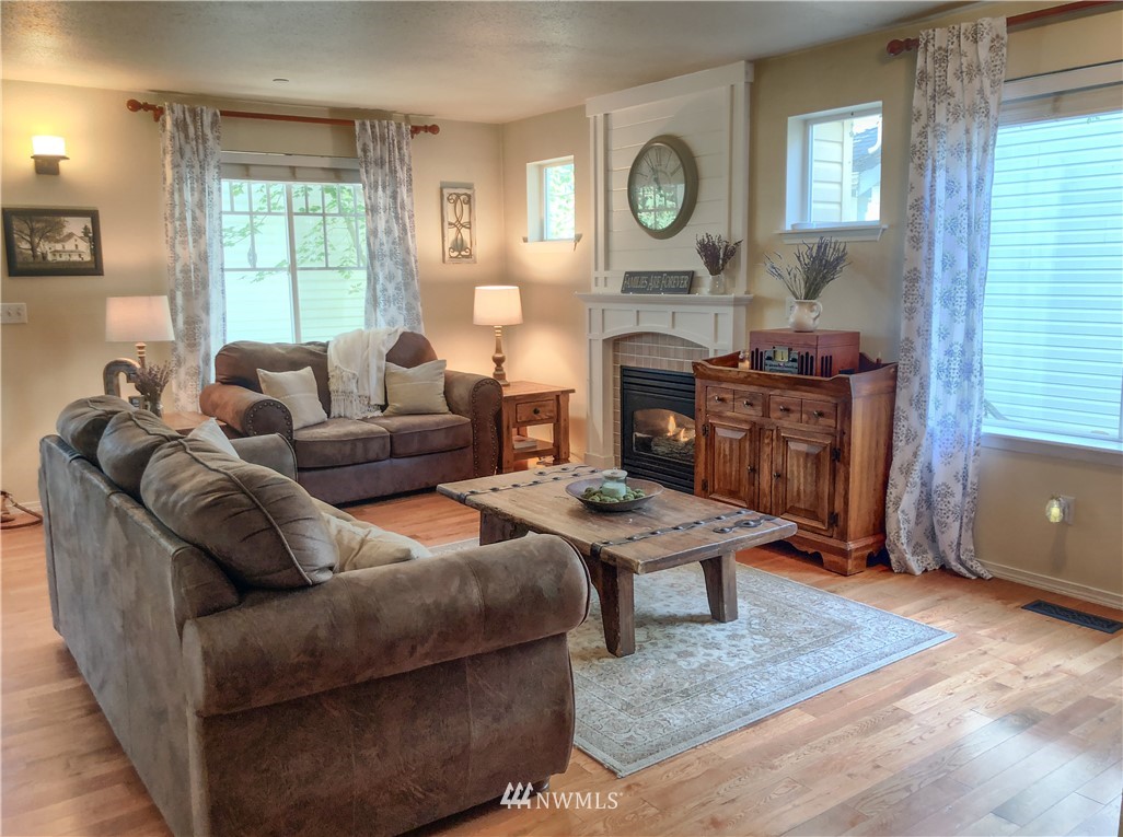 1436 Rooklidge Street DuPont, WA 98327 - Photo 4 of 24 Gallery Image 4
