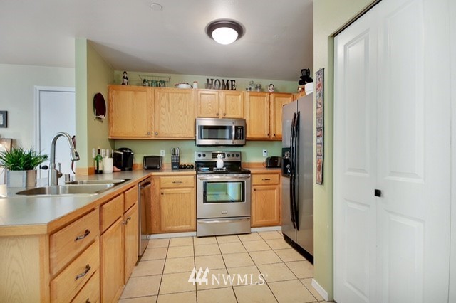 1436 Rooklidge Street DuPont, WA 98327 - Photo 8 of 24 Gallery Image 8