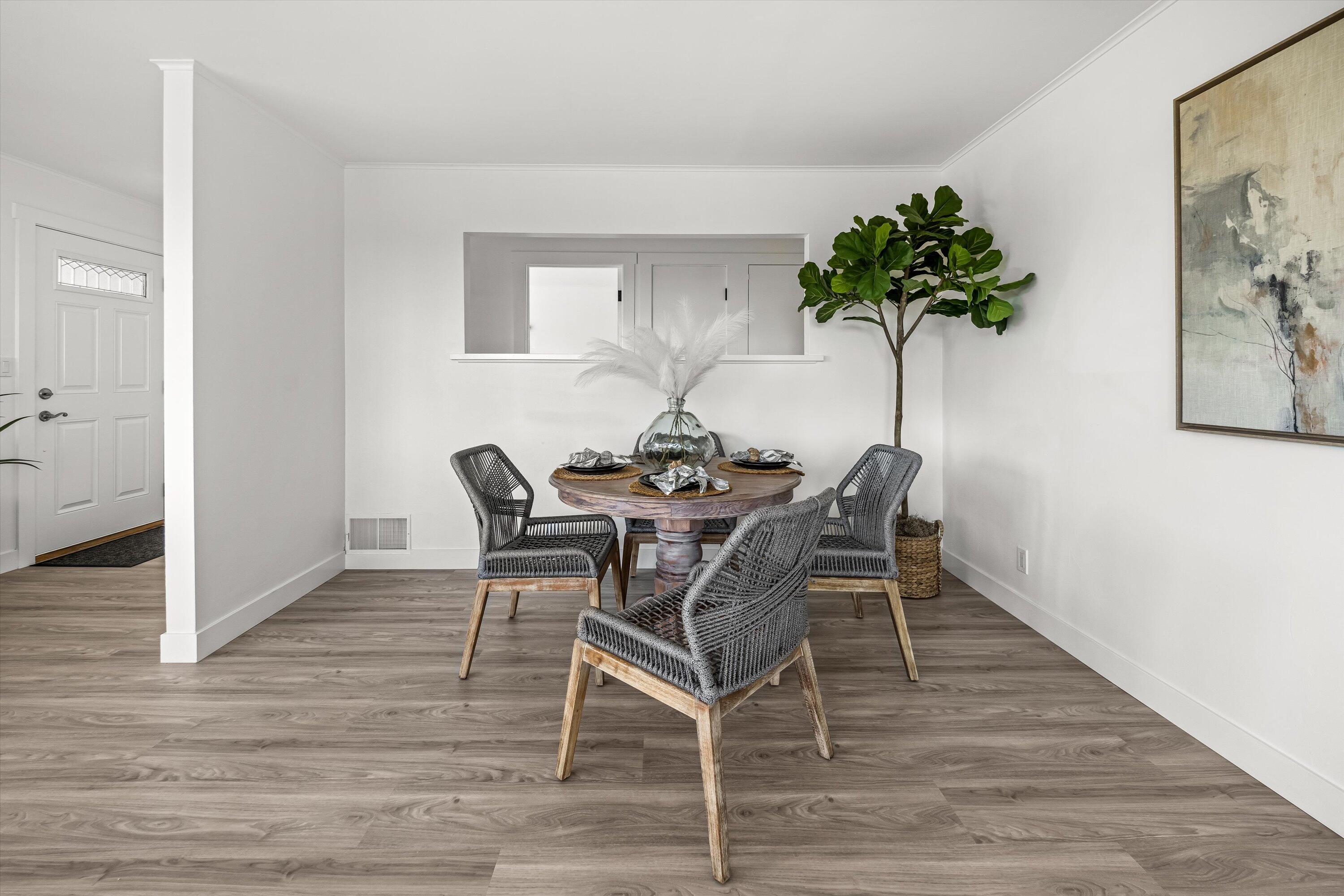 1418 Alta Vista Road, Unit A Santa Barbara, CA 93103 - Photo 5 of 31 Dining area