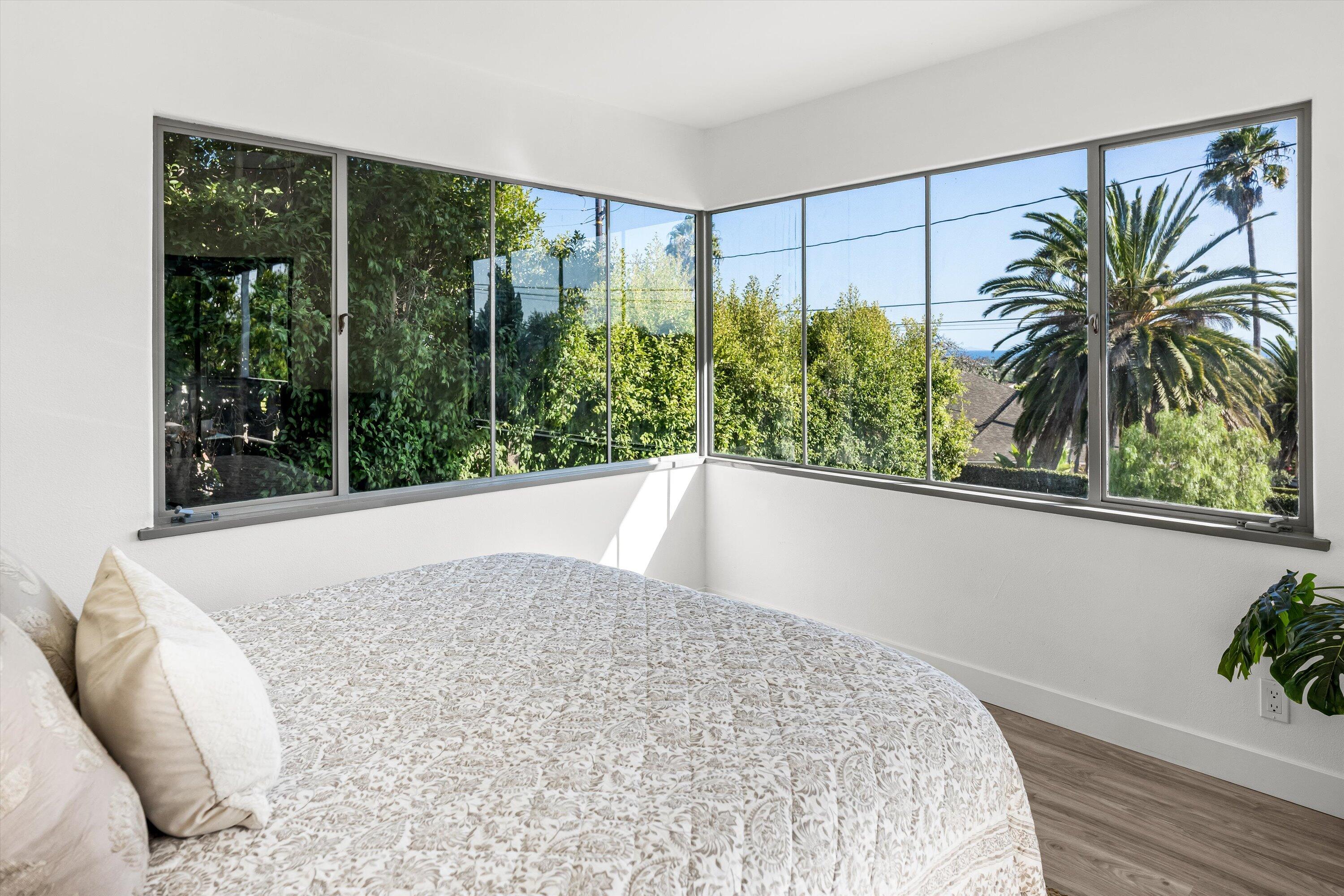 1418 Alta Vista Road, Unit A Santa Barbara, CA 93103 - Photo 8 of 31 Natural light