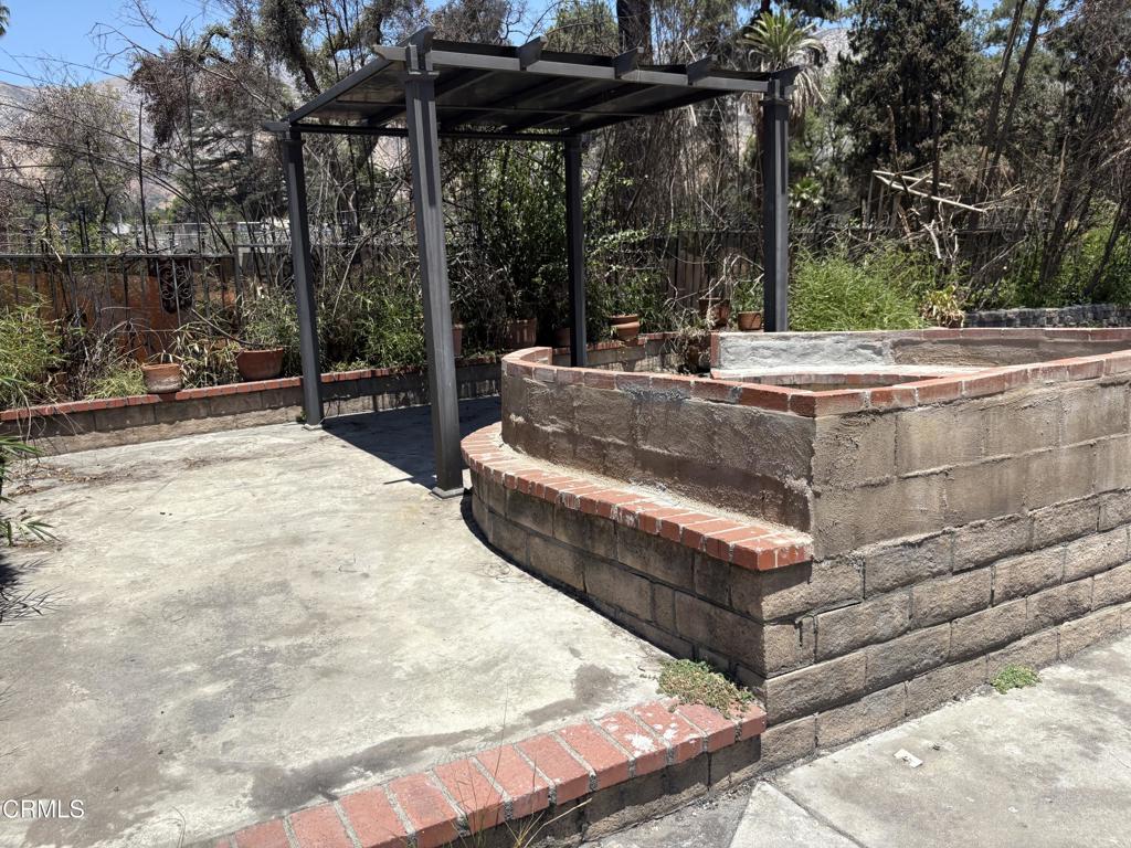 1125 Rubio Street Altadena, CA 91001 - Photo 18 of 23 a view of outdoor space with seating