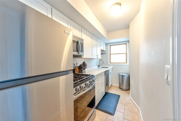 $759,000 | 912 Pacific Street, Lindenhurst, NY 11757