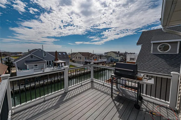 $759,000 | 912 Pacific Street, Lindenhurst, NY 11757