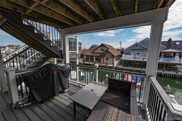 $759,000 | 912 Pacific Street, Lindenhurst, NY 11757