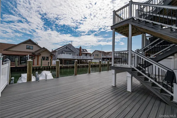 $759,000 | 912 Pacific Street, Lindenhurst, NY 11757