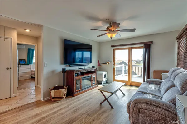 $759,000 | 912 Pacific Street, Lindenhurst, NY 11757