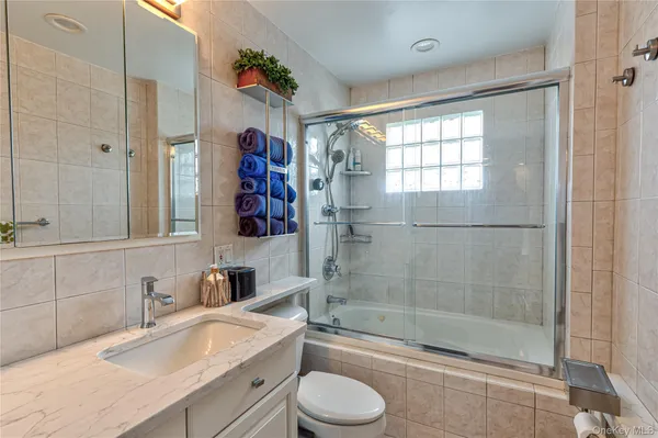 $759,000 | 912 Pacific Street, Lindenhurst, NY 11757