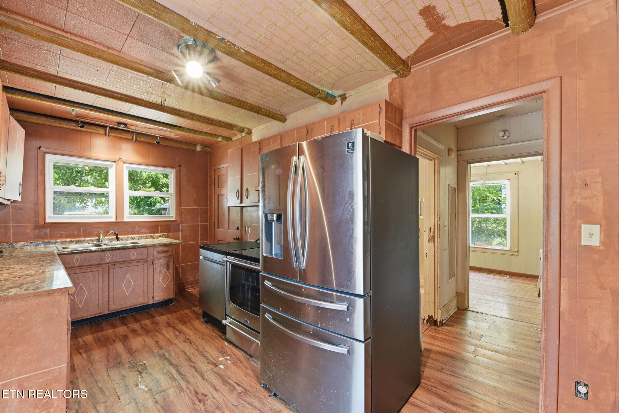 1426 Remsen Street Alcoa, TN 37701 - Photo 5 of 18 7-web-or-mls-DSC_4249