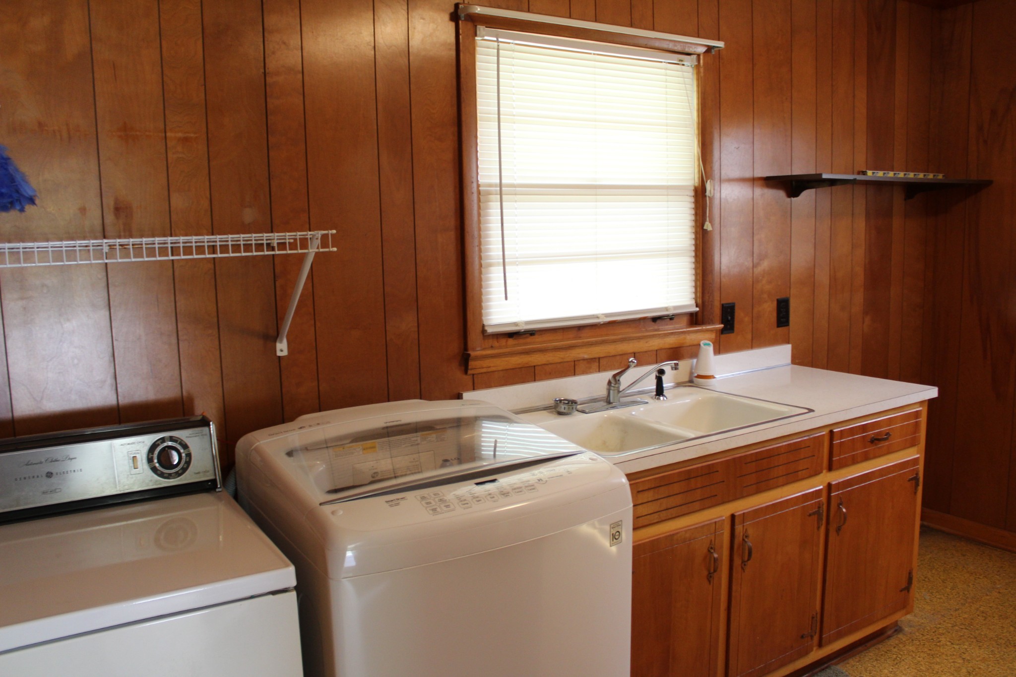 239 Mill Street Viola, TN 37357 - Photo 6 of 27 a utility room with dryer and washer